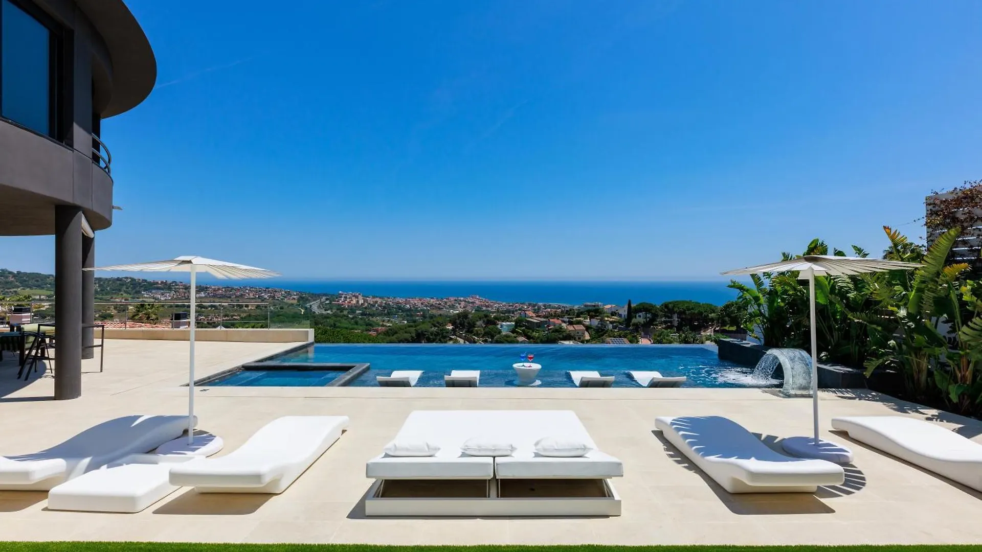 Villa Infinity Barcelona Alella